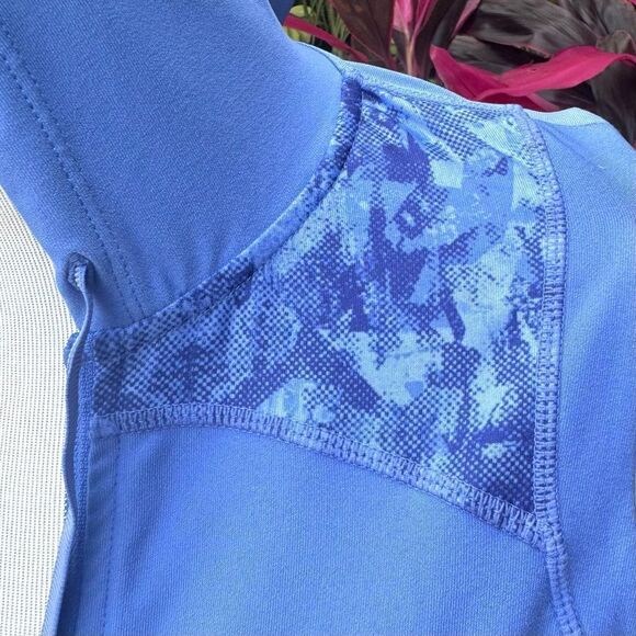 Eddie Bauer Motion Vest (Crocus Blue) - Picture 4 of 10